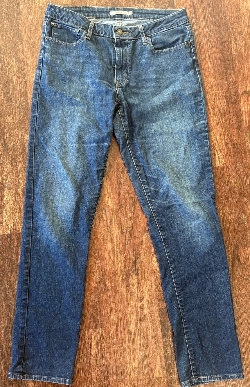 Levi's 712 Slim Mid Rise Jeans Dark Wash Blue Denim Women's Size 31x32 Pants EUC